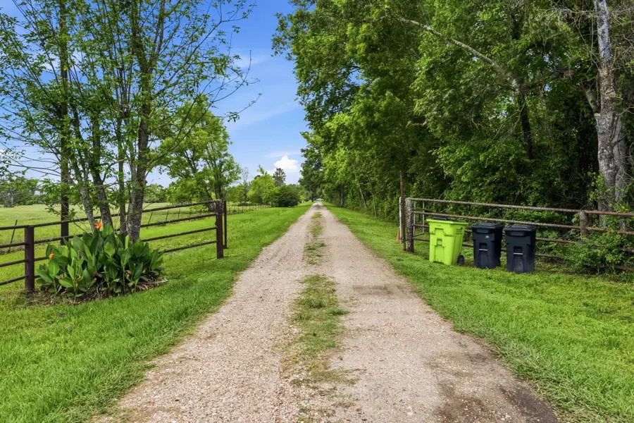 1992 Highway 105 E, Liberty, TX 77575 - #2