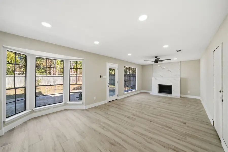 22 Cricket Hollow Place, The Woodlands, TX 77381 - Image #3