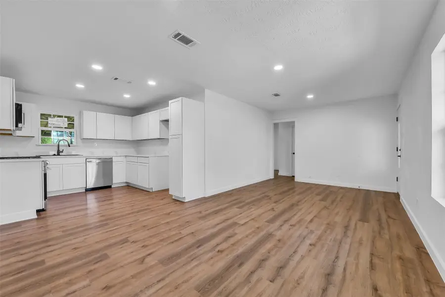 1913 41st Avenue N, Texas City, TX 77590 - #3