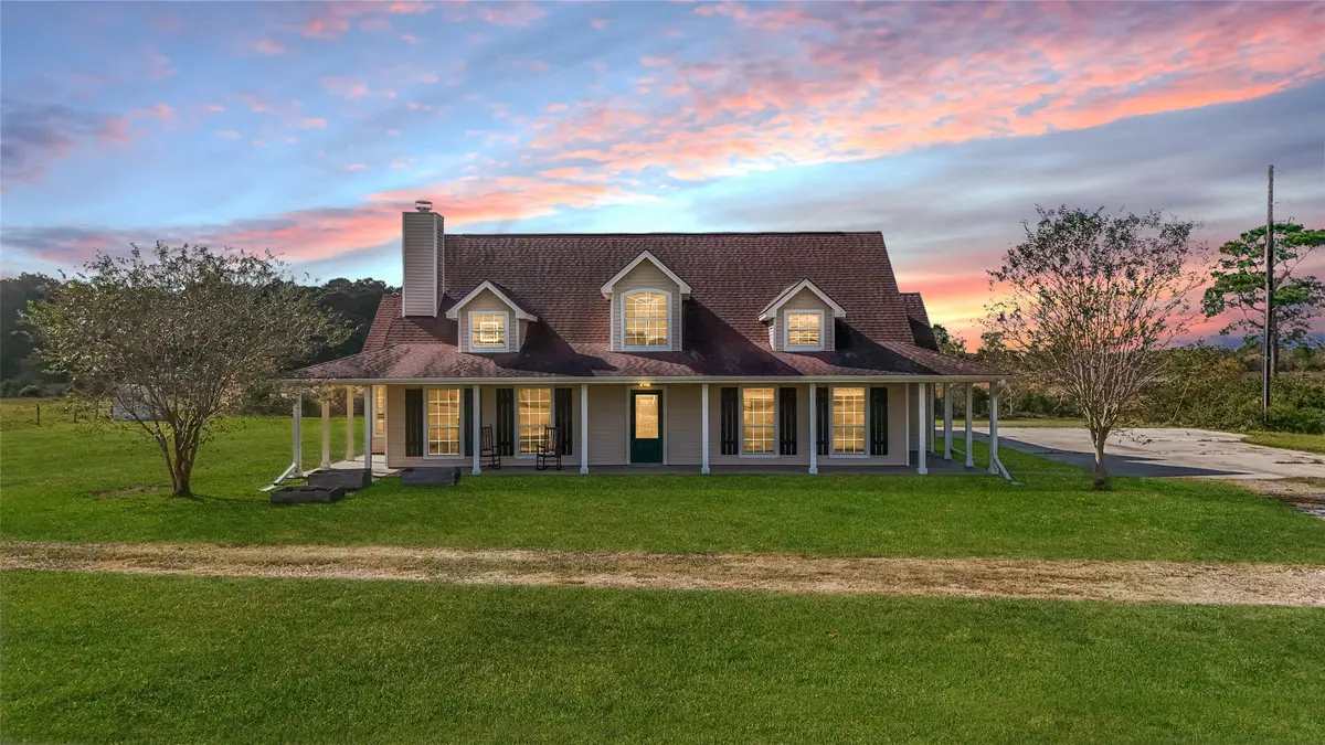 16910 County Line Road, Winnie, TX 77665 - Image #1