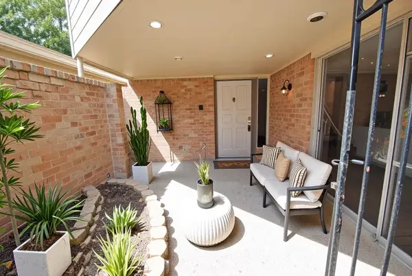 738 Country Place Drive Drive #C, Houston, TX 77079