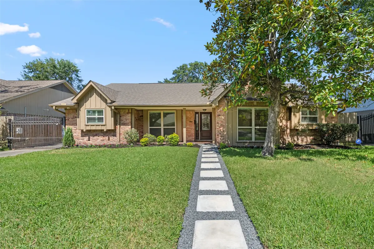 5834 Braesheather Drive, Houston, TX 77096 - #1