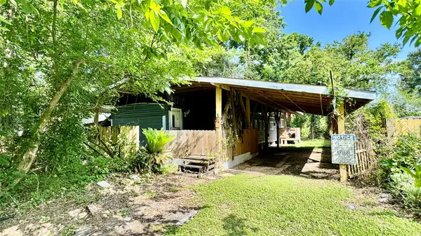 405 E Waring Street, Dayton, TX 77535