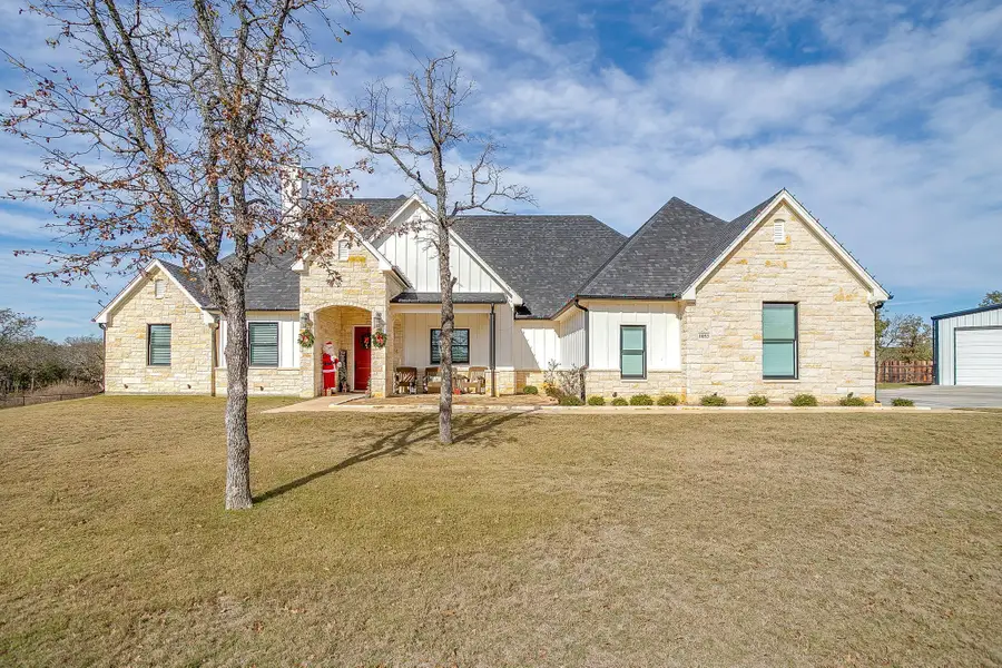 1053 Churchill Lane, Millsap, TX 76066 - Image #2