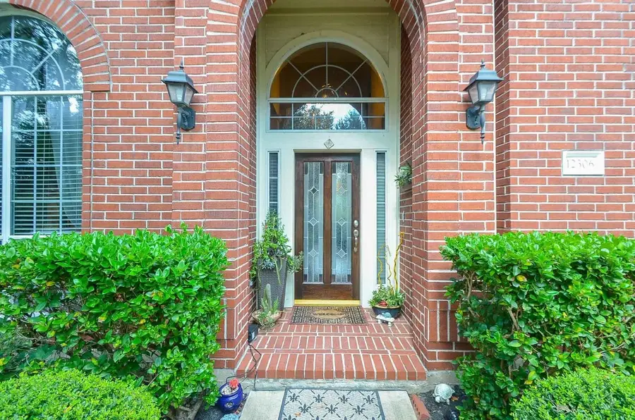12306 S Shadow Cove Dr, Houston, TX 77082 - #2