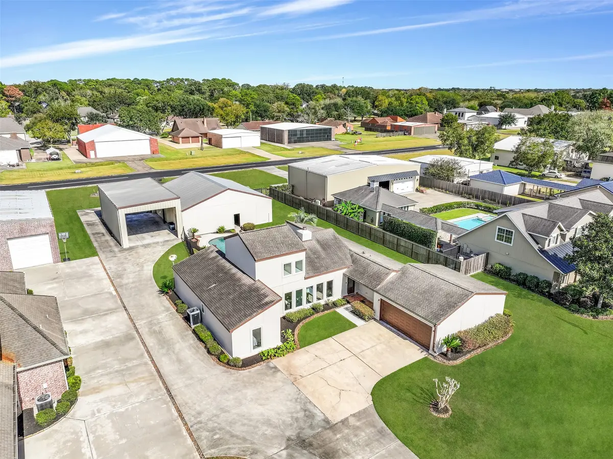 2105 Airline Drive, Friendswood, TX 77546 - #1