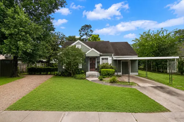 705 W 34th Street, Houston, TX 77018