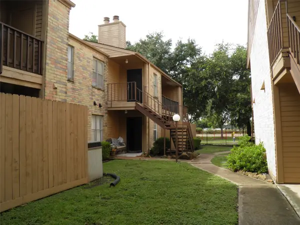 10555 Turtlewood Court #303, Houston, TX 77072