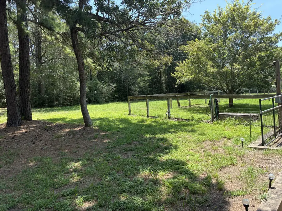1052 Briar Crest Drive, New Ulm, TX 78950 - #3