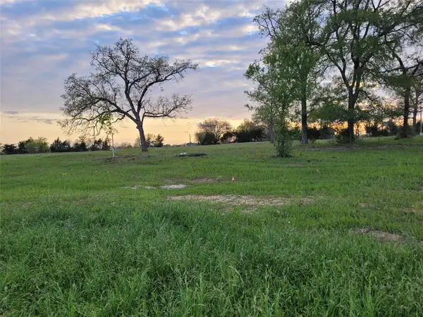 10557 Roy Road, Flatonia, TX 78941