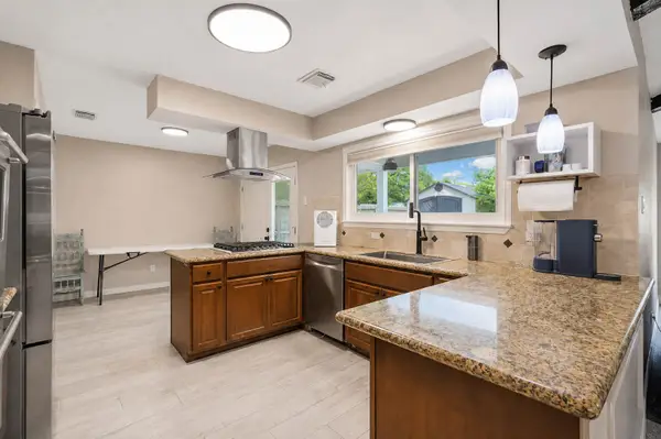 13206 Ferry Hill Ln, Houston, TX 77015-2106