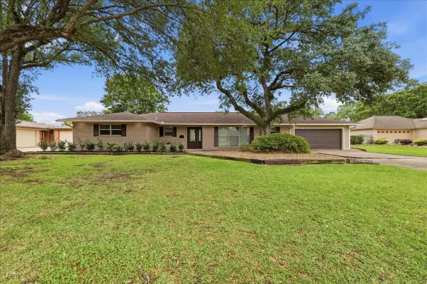 3875 Kenwood Drive, Beaumont, TX 77706