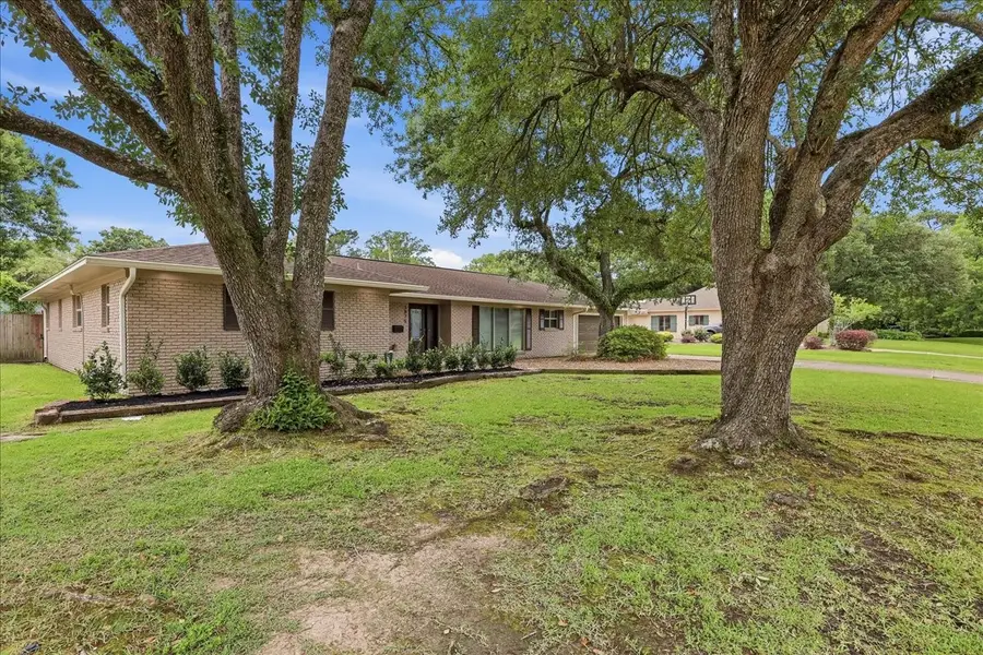 3875 Kenwood Drive, Beaumont, TX 77706 - #2