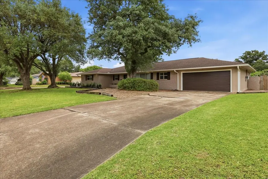 3875 Kenwood Drive, Beaumont, TX 77706 - #3