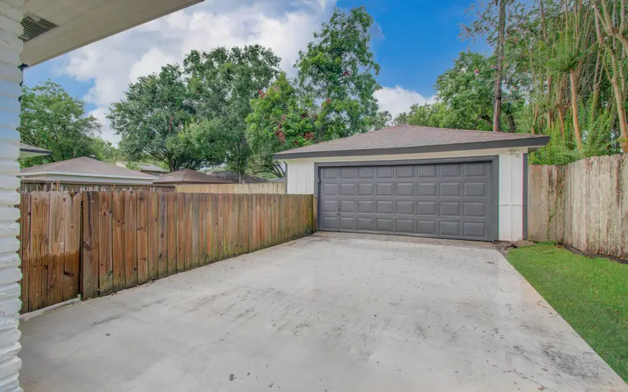 5731 Creekbend Drive, Houston, TX 77096 - #3