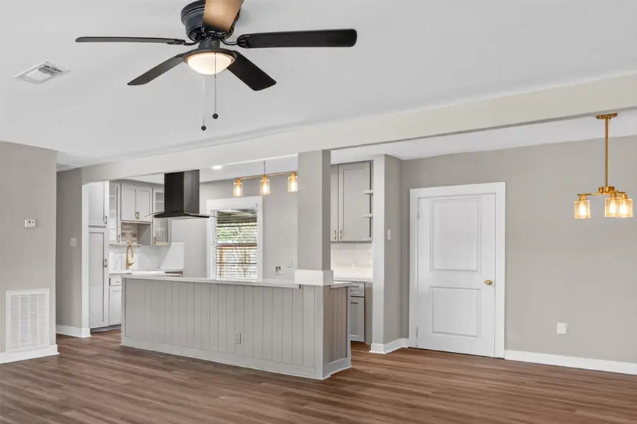 920 Nottingham Drive, Angleton, TX 77515 - #2