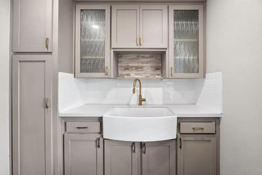 920 Nottingham Drive, Angleton, TX 77515 - #3