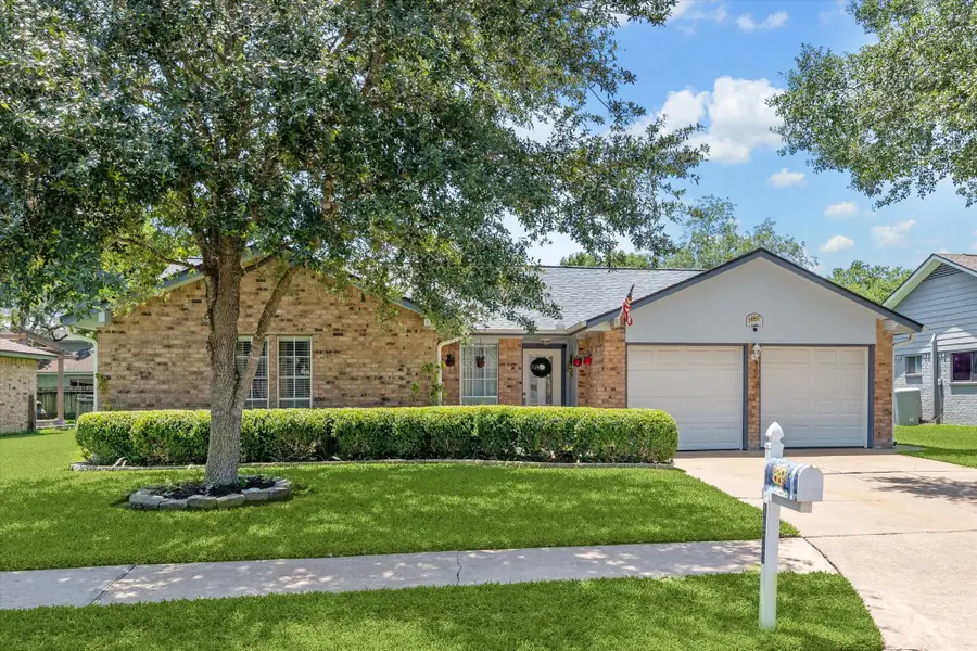 1926 Meadow Creek Drive, Pearland, TX 77581 - Image #3