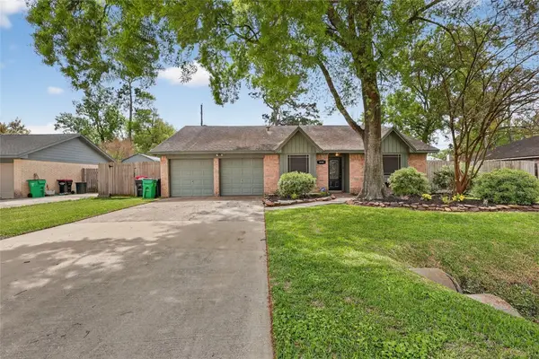9802 Bayou Woods Drive, Baytown, TX 77521