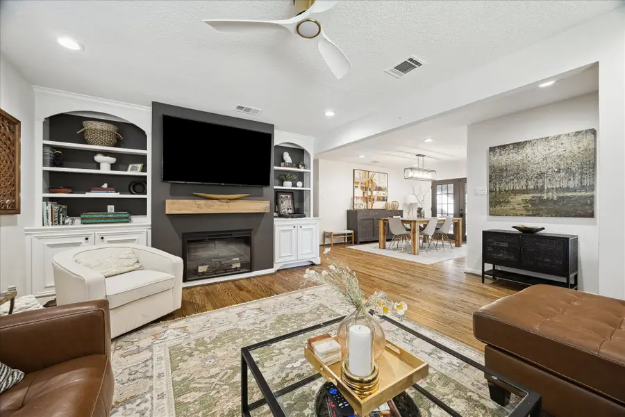 5423 Carew Street, Houston, TX 77096 - Image #2