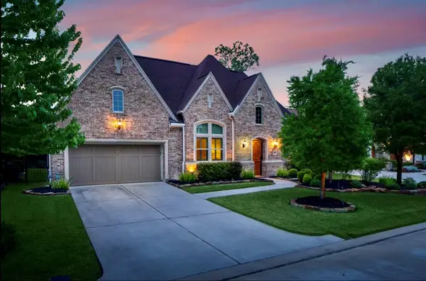51 Woodglade Way, Tomball, TX 77375