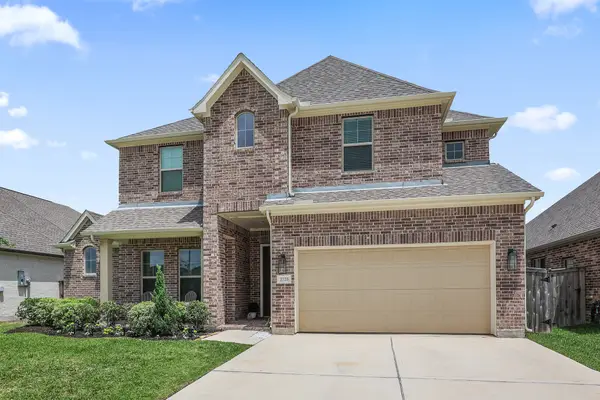 2725 Lakeside Shore Drive, League City, TX 77573