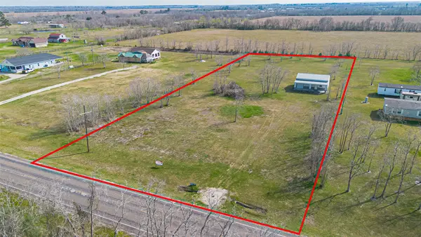 2757 Fm 686, Dayton, TX 77535