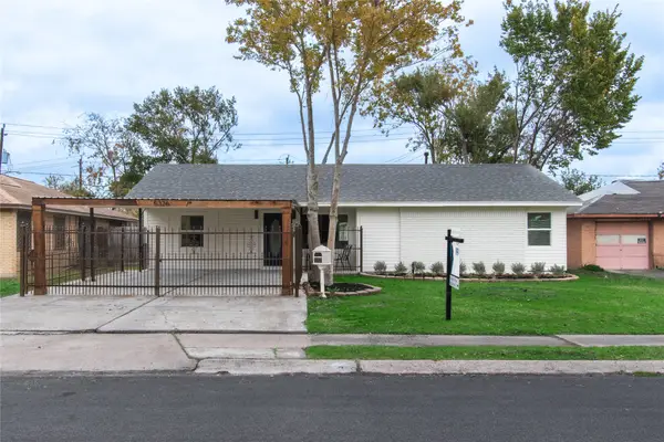 5326 De Lange Lane, Houston, TX 77092