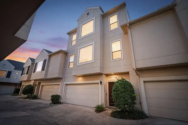 3882 Center Street, Houston, TX 77007