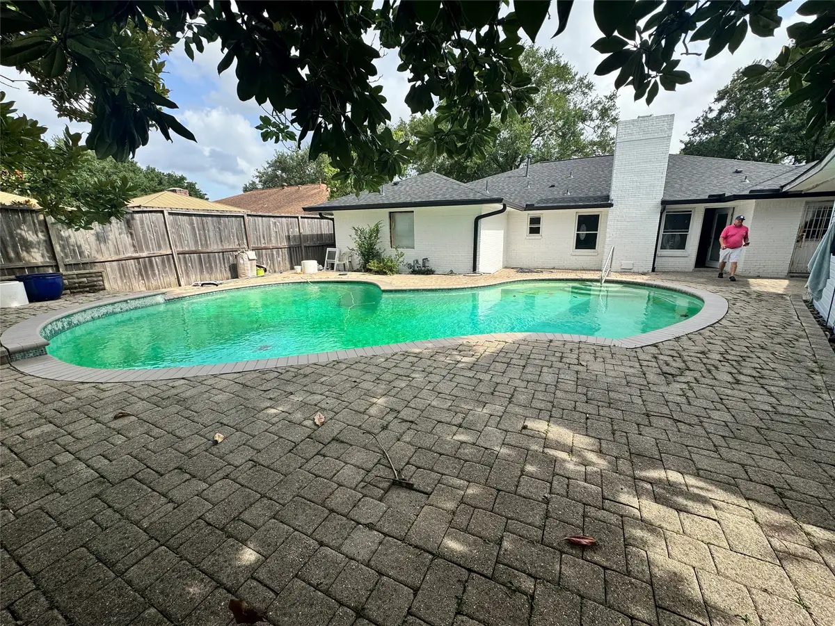 7706 Braesview Lane, Houston, TX 77071 - #1