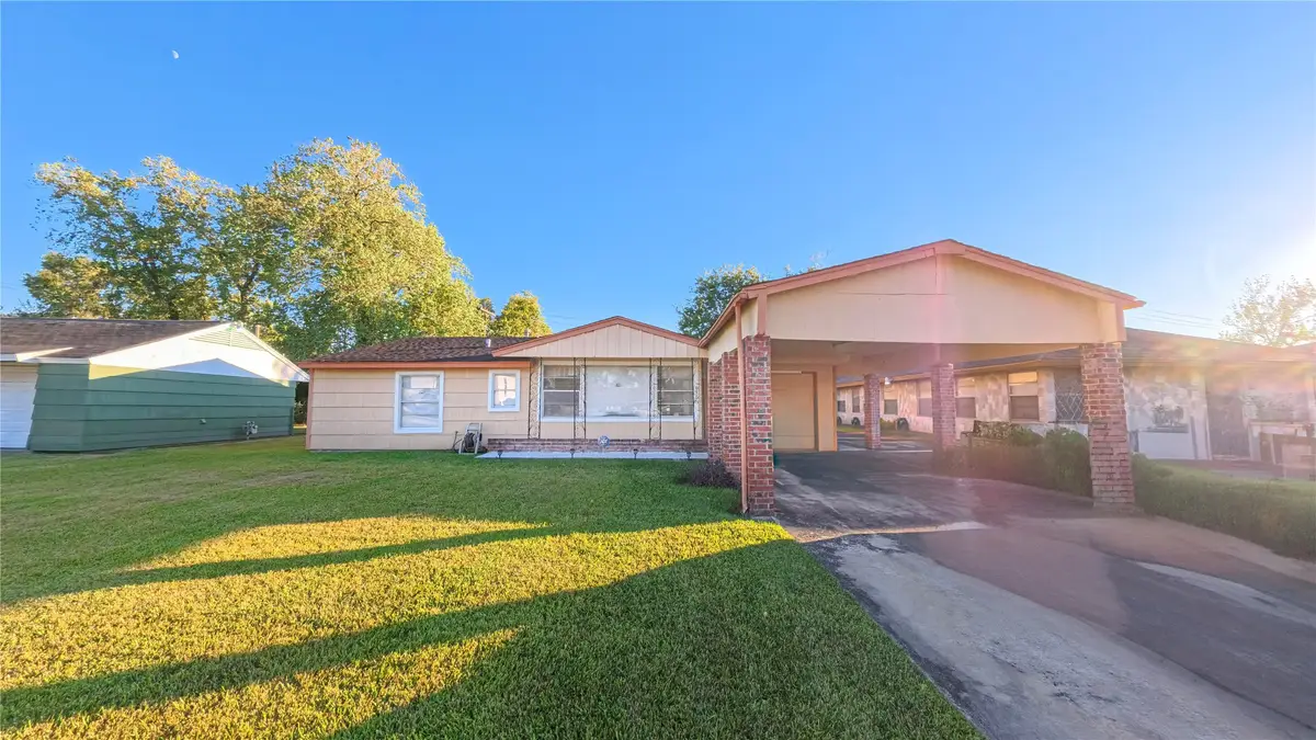 6158 Ridgeway Drive, Houston, TX 77033 - Image #1