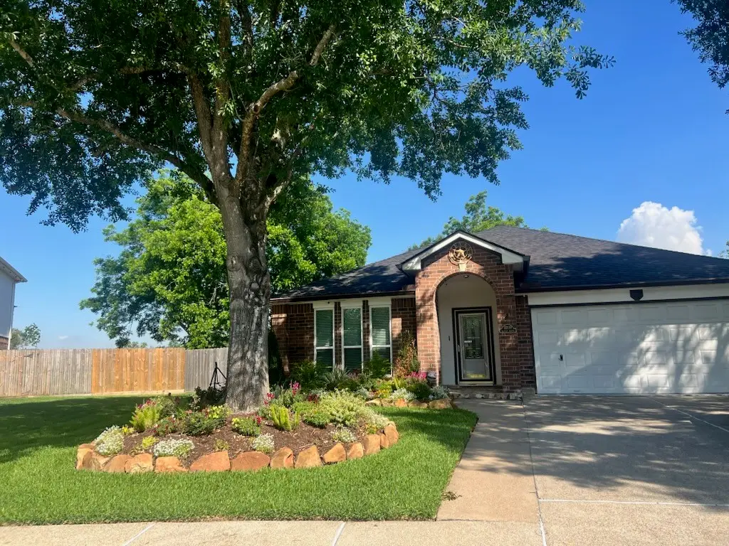 9209 Mahan Drive, La Porte, TX 77571 - #1