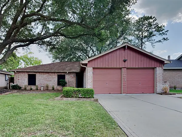 16418 Forest Bend Avenue, Friendswood, TX 77546