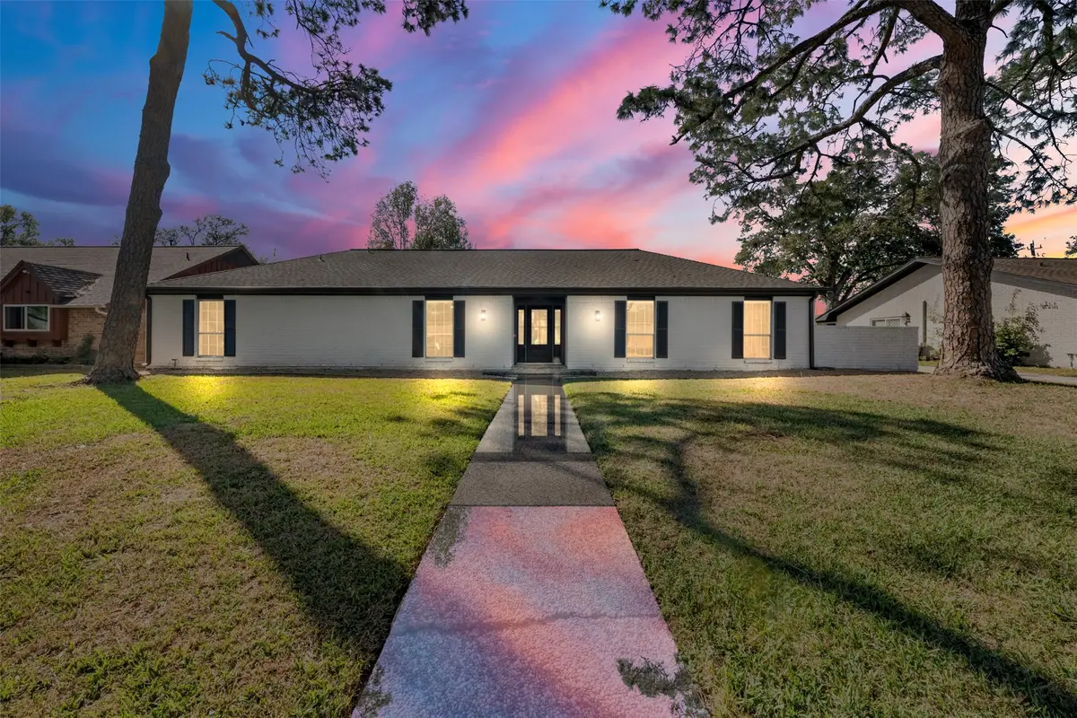 5117 Ashwood Drive, Baytown, TX 77521 - Image #1