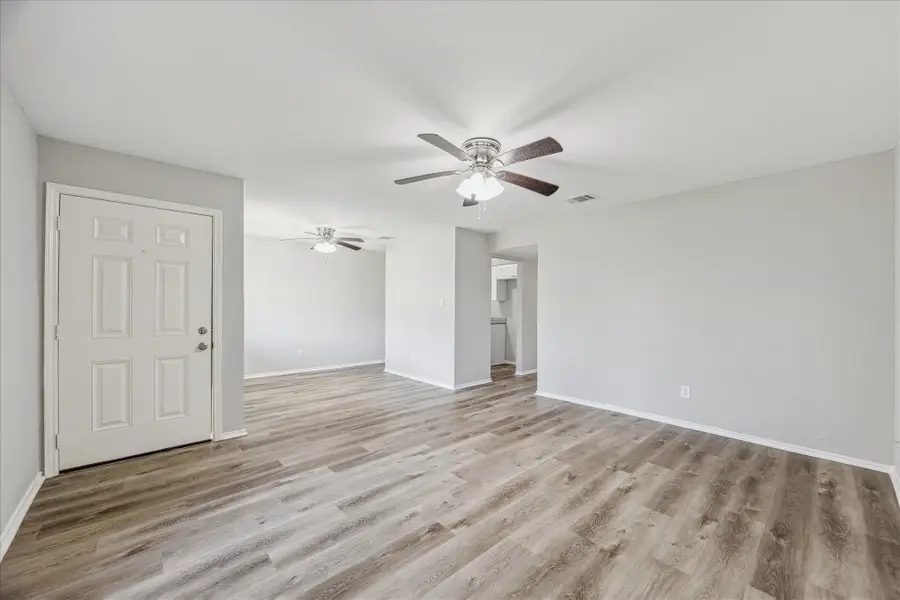 6022 Meadowbrook Drive, Hitchcock, TX 77563 - Image #2