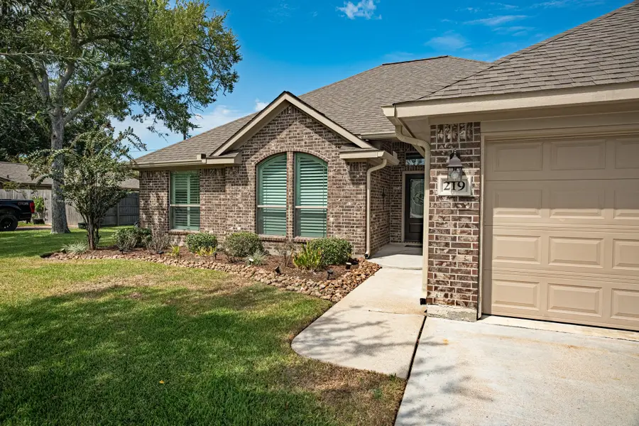 219 Marigold Street, Lake Jackson, TX 77566 - #2