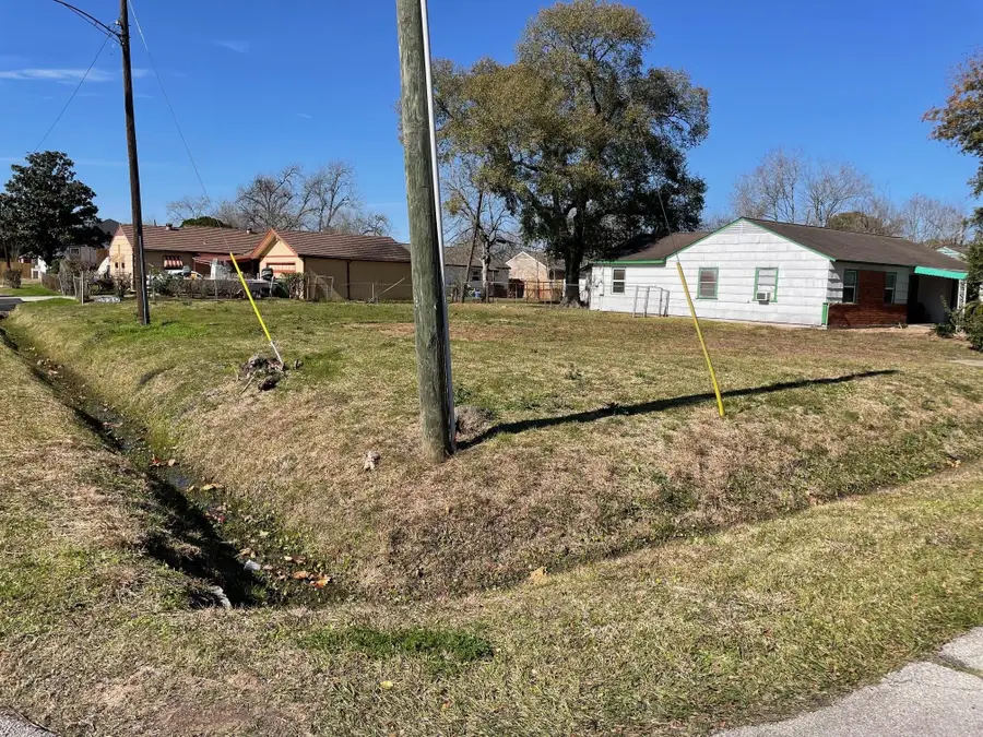 10530 Chesterfield Drive, Houston, TX 77051 - #3