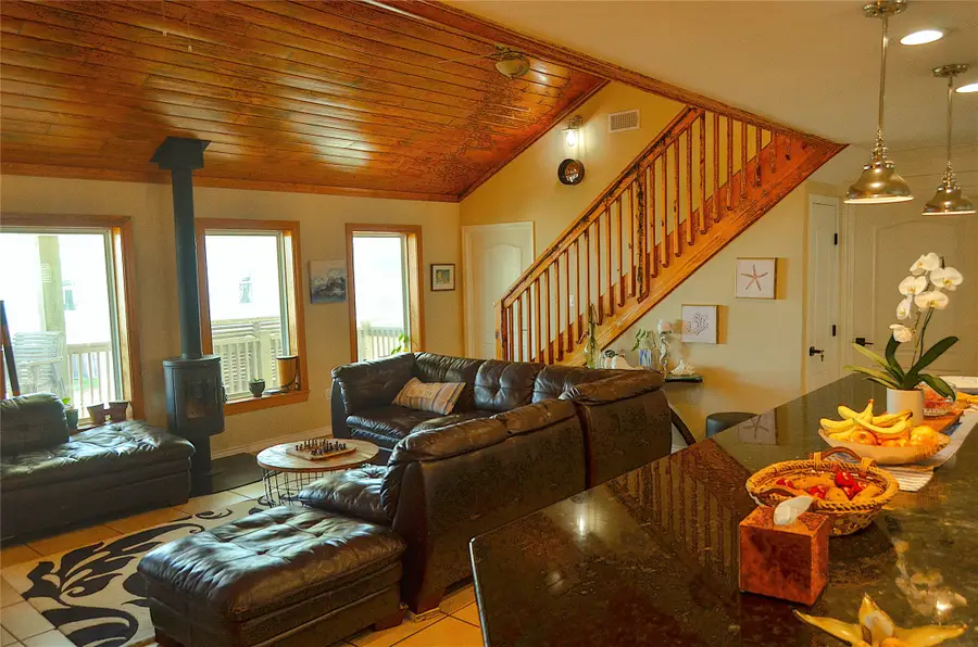 903 S Cove, Crystal Beach, TX 77650 - #2