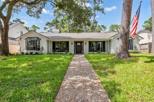10006 Candlewood Drive, Houston, TX 77042