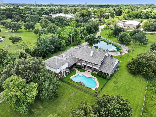 2275 Washington Avenue, Alvin, TX 77511