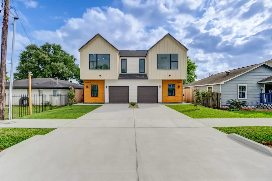 4554 Newberry Street #A/B, Houston, TX 77051 - #1