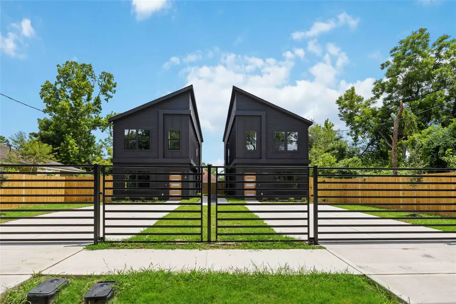 2407 Dolly Wright Street, Houston, TX 77088 - Image #2