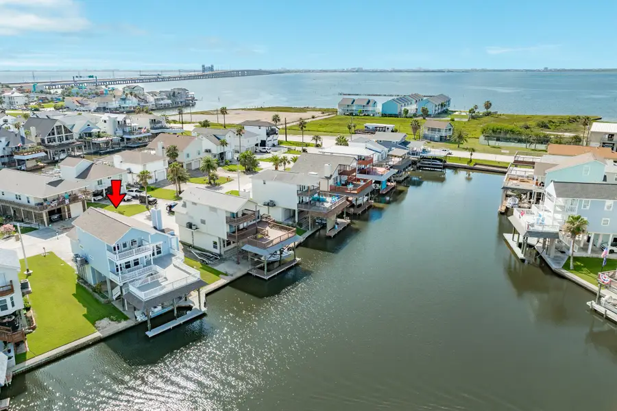 325 Admiral Circle, Tiki Island, TX 77554 - #3