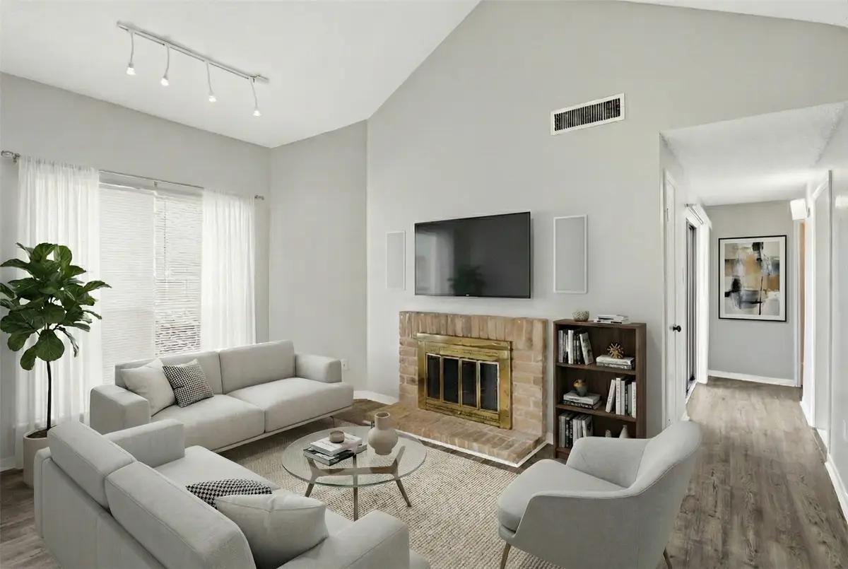 10122 Waterstone Drive, Houston, TX 77042 - Image #1