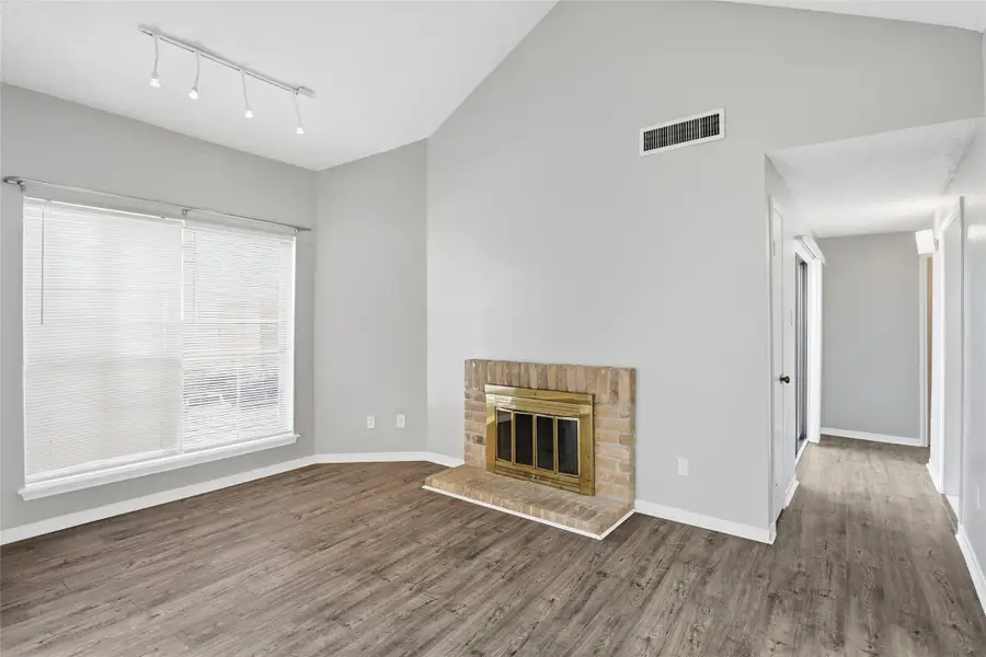 10122 Waterstone Drive, Houston, TX 77042 - Image #3