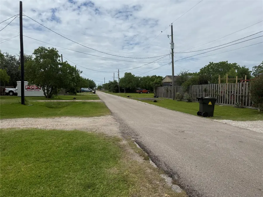 NA 8th, San Leon, TX 77539 - #2