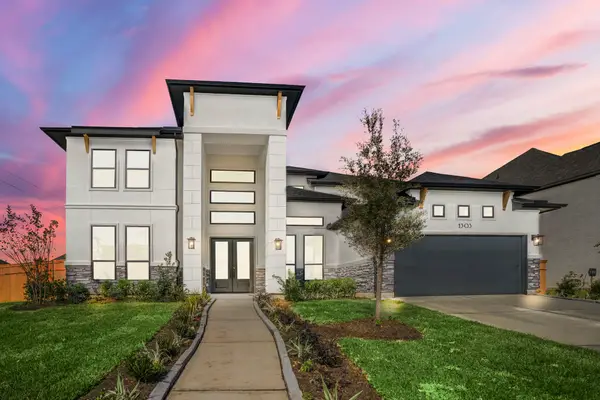 1303 Old Forest Drive, Missouri City, TX 77459