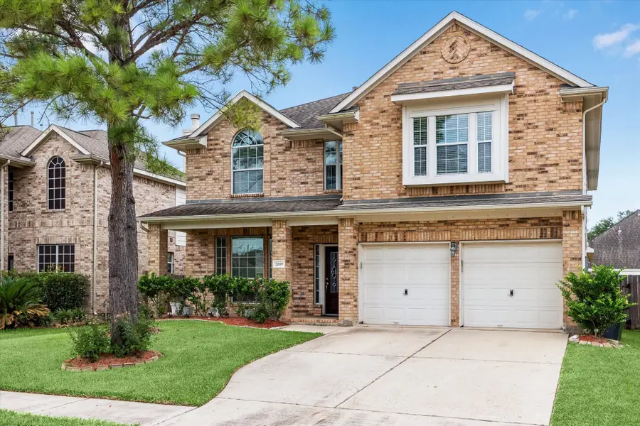 2109 Drake Falls Drive, Pearland, TX 77584 - Image #2