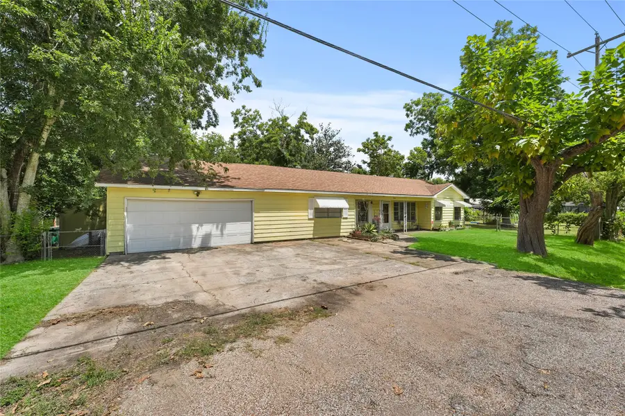 2702 Mckinney Road, Baytown, TX 77520 - Image #2