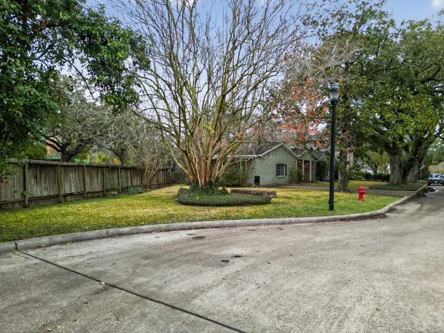 3752 Wroxton Road, Houston, TX 77005 - Image #2